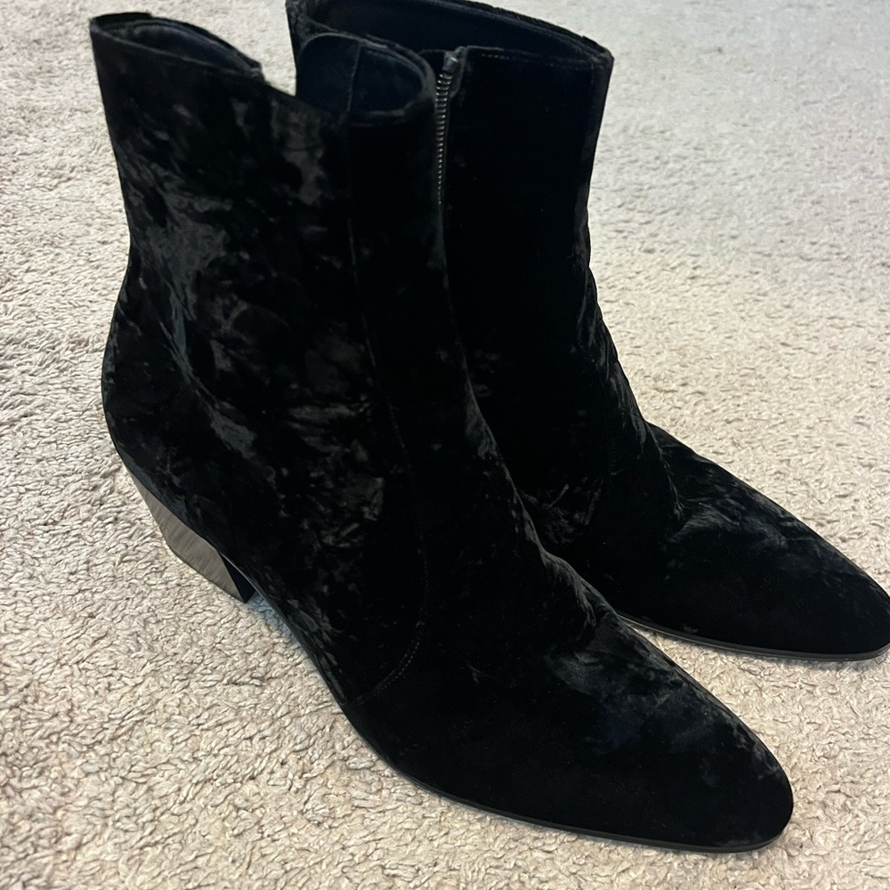 COPY - Saint Laurent Velvet Vassili boot 44